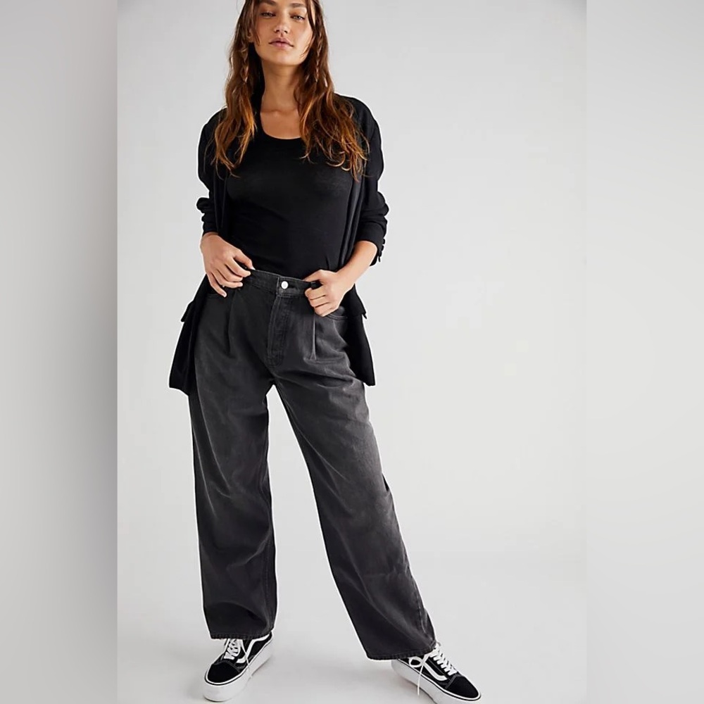 SNACKS! The Pleated Fun Dip Puddle Straight Leg Jeans - Size 28